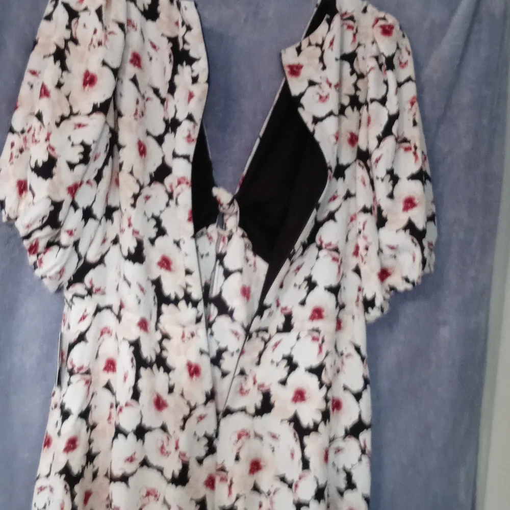 Express Floral Jumper/Romper - Picture 4 of 8